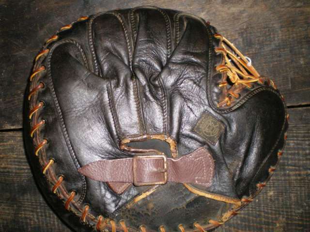 A.J. Reach Catchers Mitt 6 Back